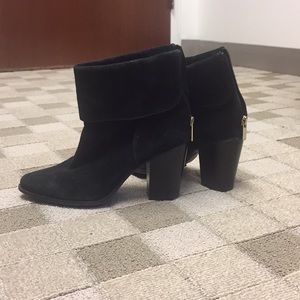 Alfani 7.5 Lauree black suede gold zip boot